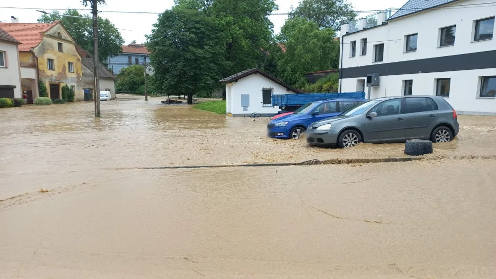 Letošní bleskové povodně napáchaly obrovské škody, jednu obec vyplavila voda už třikrát