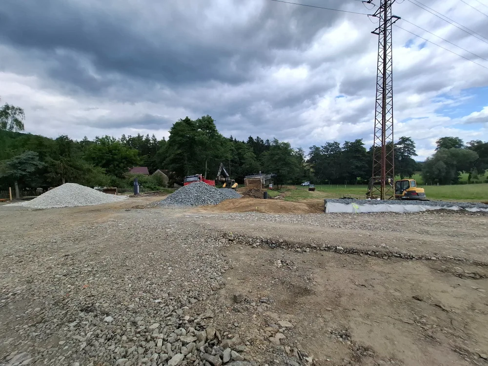 ŘSD uzavřelo u Nepomuku frekventovanou silnici I/20 z Plzně na Písek, kamiony musí na Přeštice