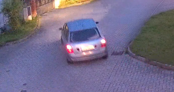 Policie by si chtěla popovídat s neznámým mužem ze záběru kamery v souvislosti s vyšetřováním krádeže