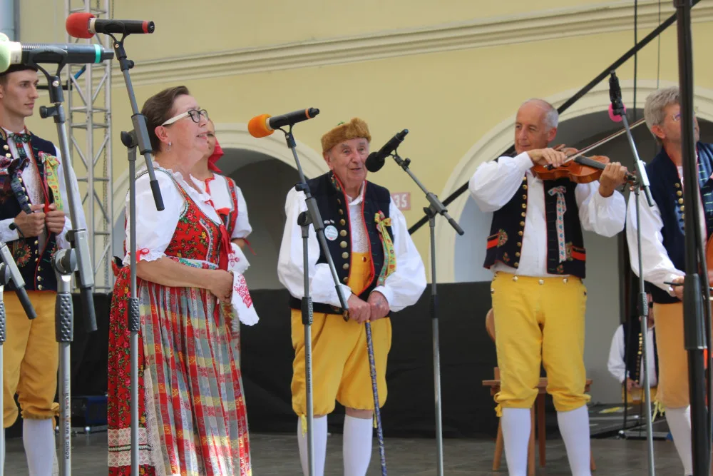 Hvězdou Chodských slavností byl třiadevadesátiletý legendární dudák a zpěvák Antonín Konrády