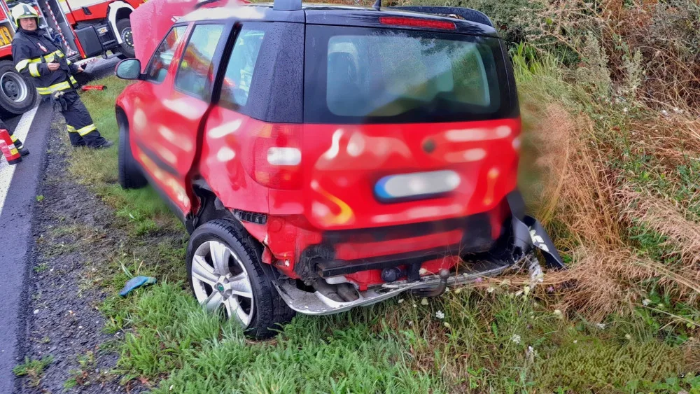 Nehoda tří vozidel si vyžádala šest zraněných včetně dětí