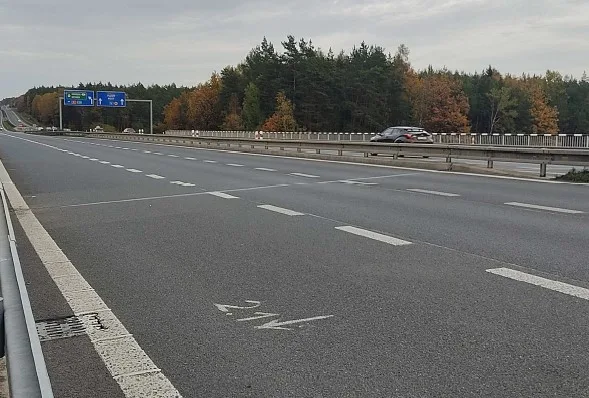 Dva mosty nad dálnicí D5 se budou opravovat až do konce října na silnici I/26 poblíž Sulkova u Plzně