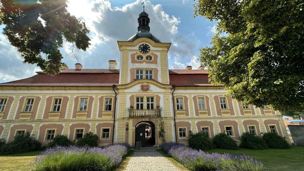 Krásný zámek Nebílovy si letos v návštěvnosti pohoršil