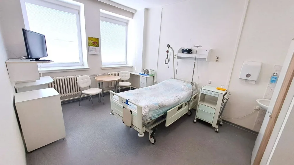Rokycanská nemocnice opravovala lůžkové stanice. Pacienti budou mít víc světla a klidu