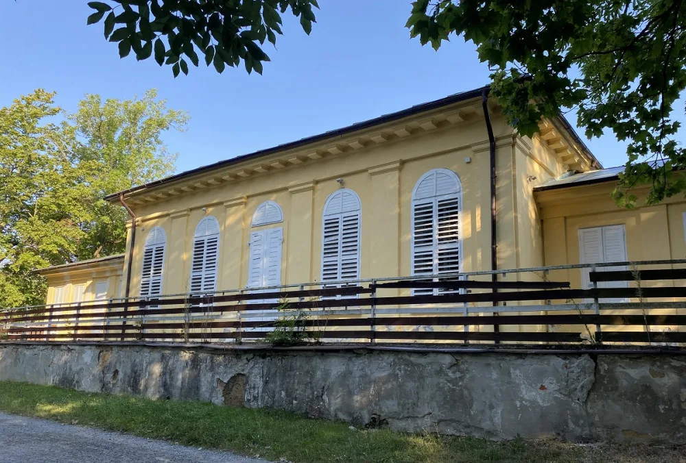 Město hodlá opravit ikonický lochotínský pavilonek, který je v havarijním stavu. Už teď se hledá jeho další využití