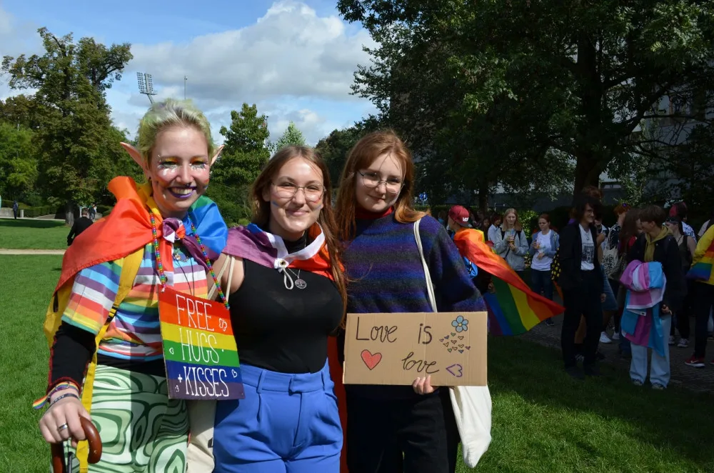 Centrem Plzně opět projde duhový průvod. Startuje několikadenní festival Pilsen Pride