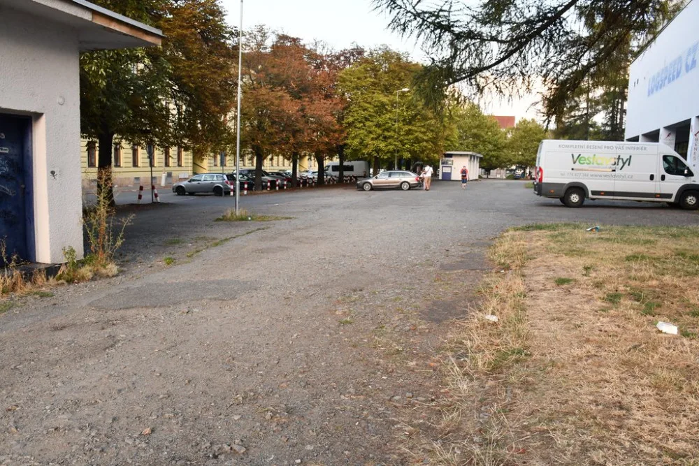 Plocha před zimním stadionem projde po letech zásadní proměnou za 5,7 milionu korun