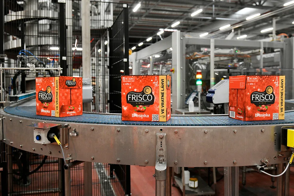 Novou automatizovanou stáčecí linku na skleněné obaly za 700 milionů korun zprovoznil pivovar Plzeňský Prazdroj
