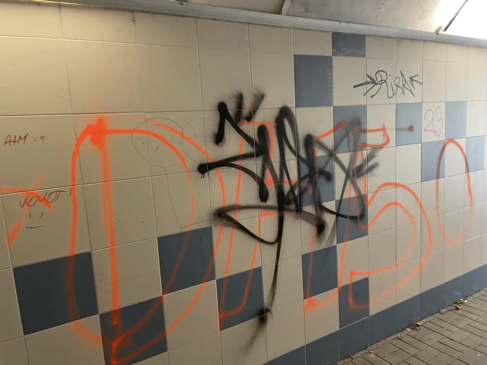 Město se snaží bojovat s vandalismem, vyčištění jednoho podchodu vyjde na desítky tisíc korun