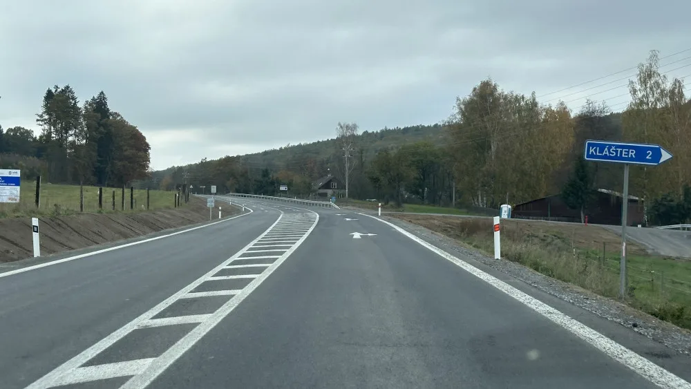 Křižovatka smrti na frekventované silnici I/20 prošla zásadní opravou. Skončila tak i nepříjemná objížďka