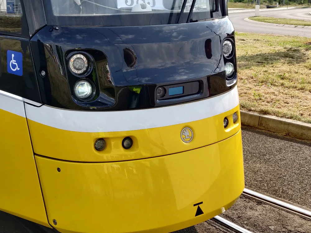 Chytrá tramvaj umí reagovat na různé situace na trati, třeba na chodce a překážky