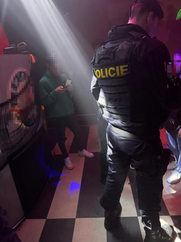 Policisté si posvítili alkohol, drogy a mládež. Rekordmanem byl šestnáctiletý mladík