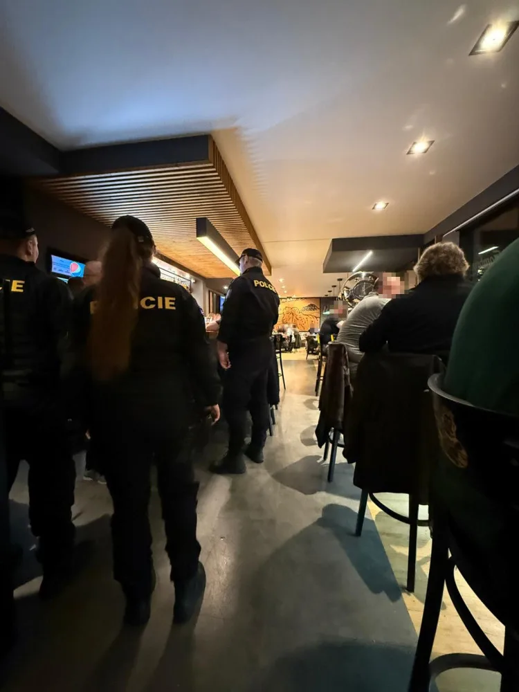 Policisté si posvítili alkohol, drogy a mládež. Rekordmanem byl šestnáctiletý mladík