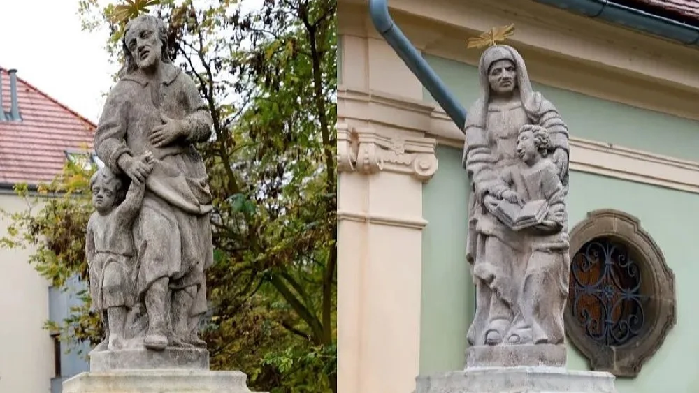 Před kostel U Ježíška se po dlouhých letech vrátily restaurované barokní sochy svaté Anny a svatého Josefa