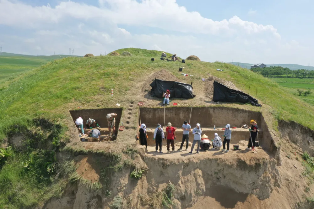 Plzeňští archeologové zkoumají dosud neprobádané oblasti na Hedvábné stezce