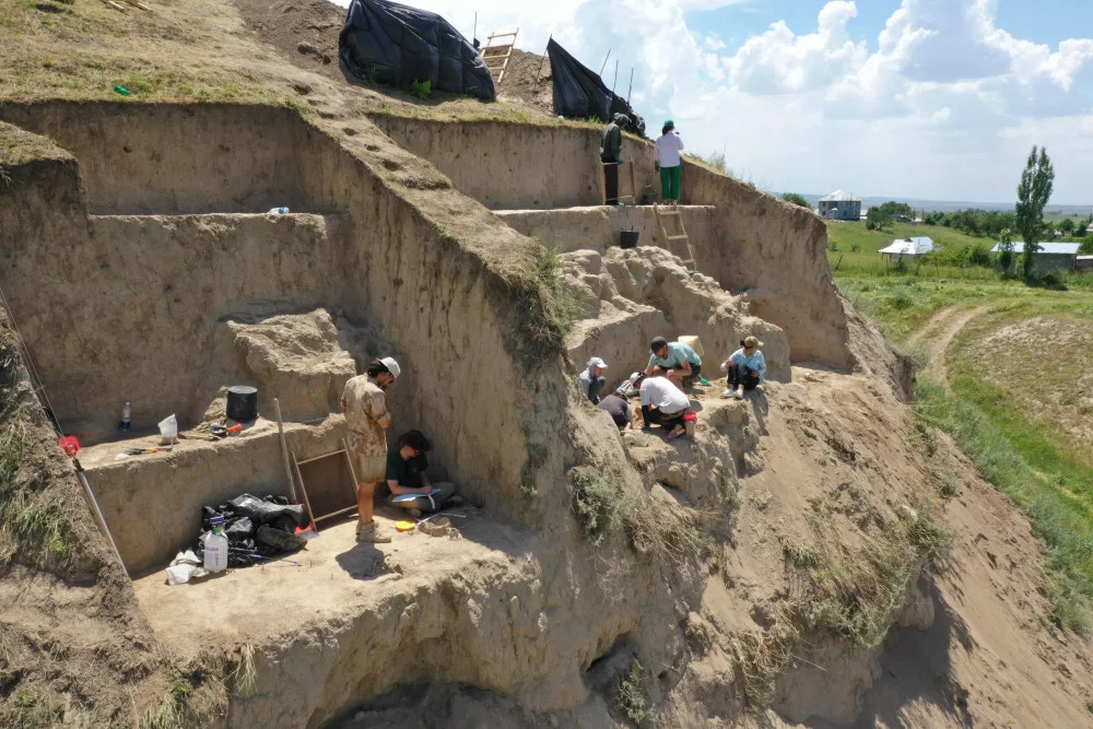 Plzeňští archeologové zkoumají dosud neprobádané oblasti na Hedvábné stezce