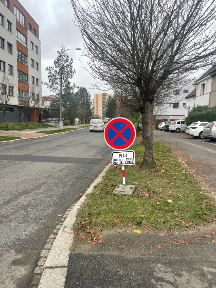 Řidiči pozor, kvůli výměně vodovodu a kanalizace se částečně uzavře Hřbitovní ulice