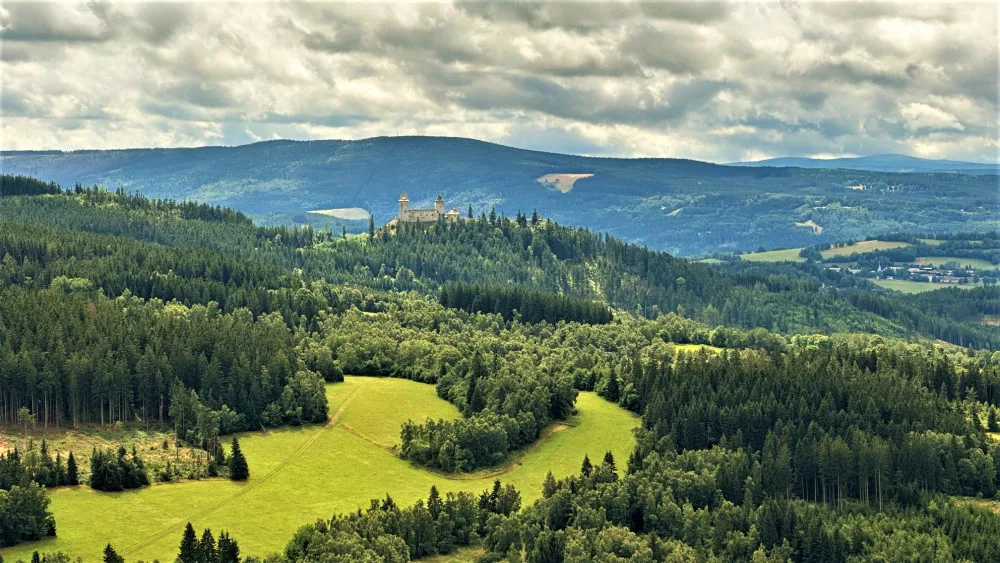 Hrad Kašperk ještě před opravou věže