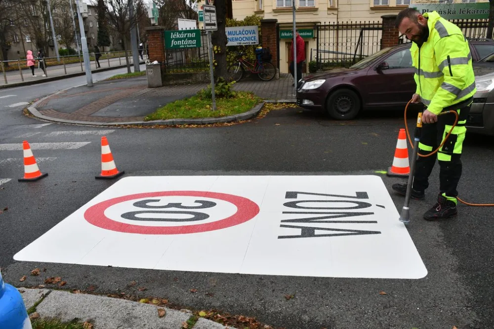 Řidiči pozor, nová Zóna 30 s výrazně omezenou rychlostí vznikla na Borech. Cílem je ochránit chodce