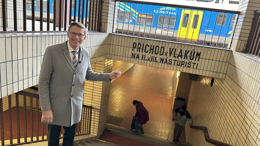 Ministr dopravy Martin Kupka při zahájení opravy nádraží v Klatovech