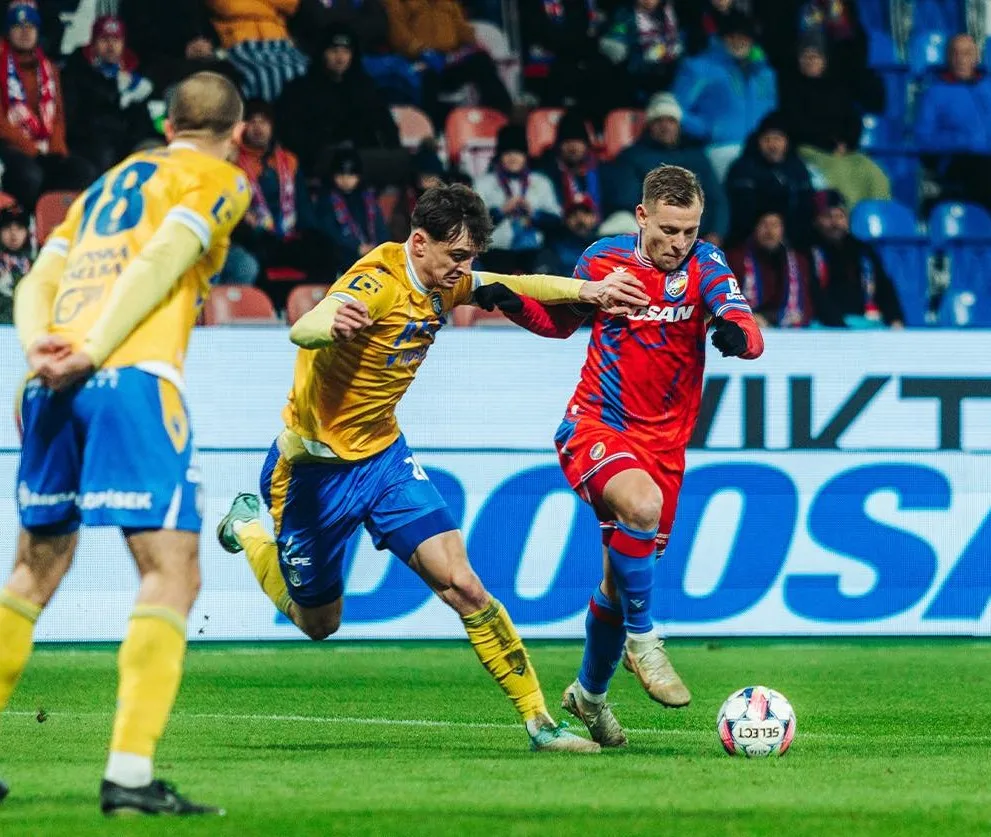 Plzeň po gólu v nastavení remizovala s Teplicemi 1:1 a na Slavii ztrácí 10 bodů