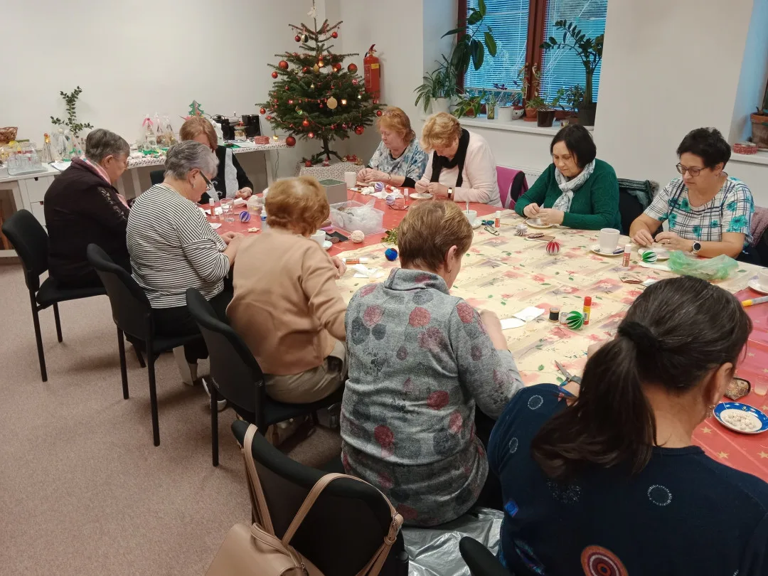 Totem funguje v Plzni už 25 let. Pomáhá rodinám, dětem i seniorům. Za dobu existence jím prošly tisíce dobrovolníků
