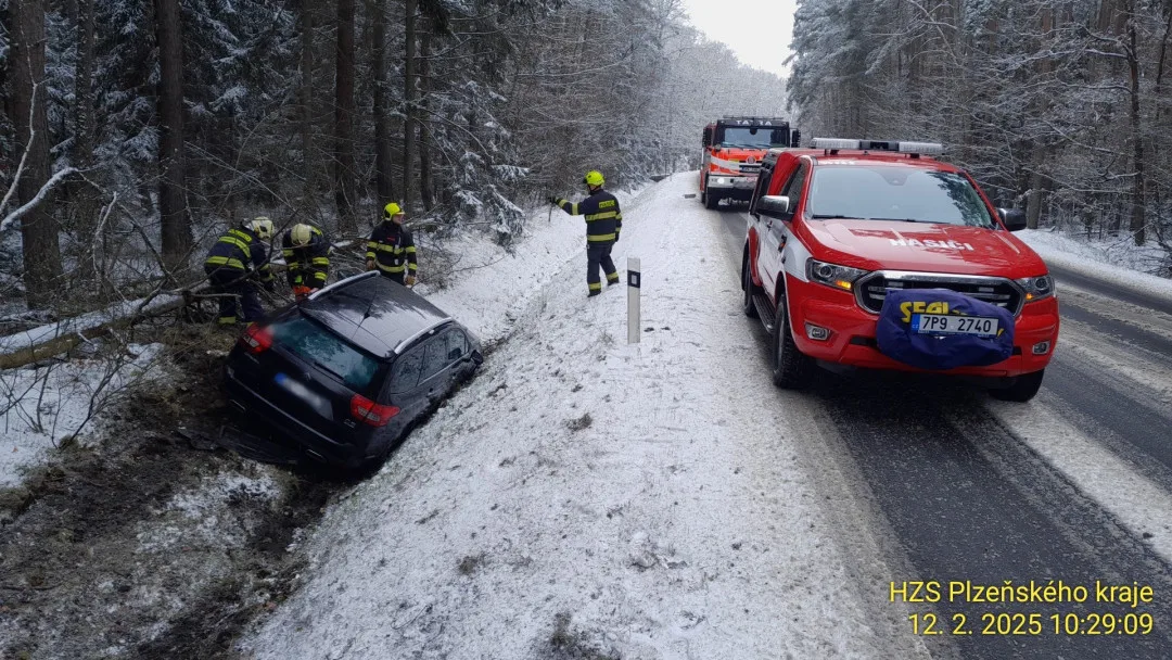 Nehoda mezi obcemi Tisová a Hlinné