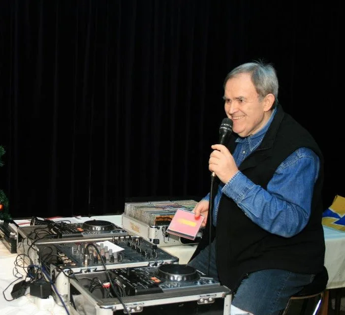 Do hudebního nebe odešel legendární diskžokej Petr Březina, rád pouštěl rockovou klasiku a oldies
