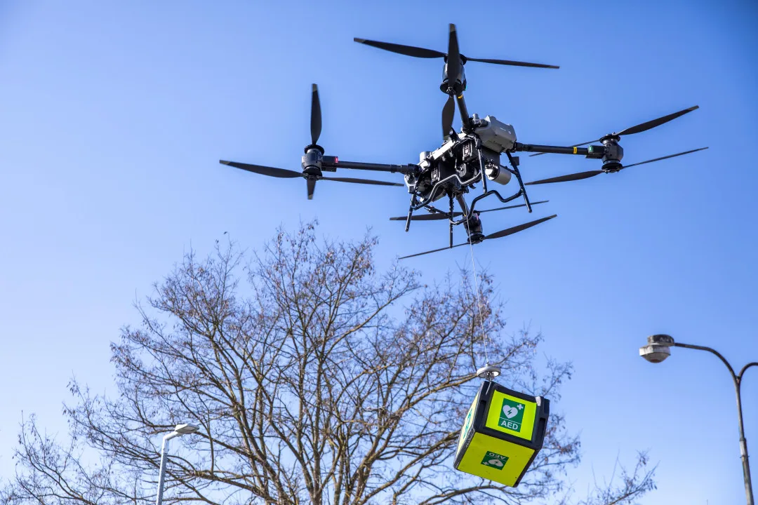Transport zdravotnického materiálu pomocí dronů pro záchrannou službu testuje jako první v ČR unikátní projekt