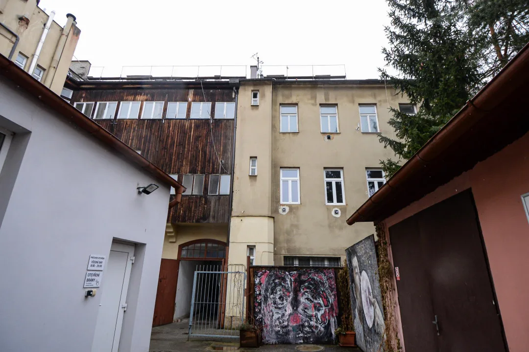 Po opravě za téměř 33 milionů vznikne v domu v centru osm nových městských bytů i komerční prostory