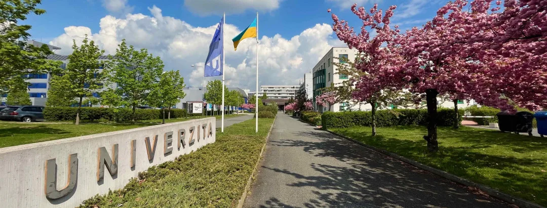V jediném dni se změnil celý můj život, říká Marta. Před válkou utekla do Plzně, teď studuje na univerzitě