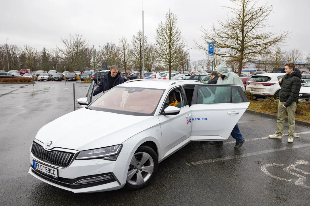 Univerzita chce přilákat studenty na nové programy, nabízí například studium elektromobility