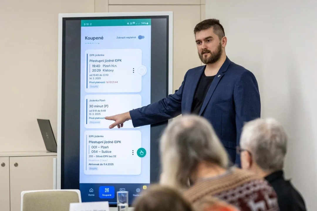 Cestování po kraji ulehčí nová aplikace, Virtuální Plzeňská karta usnadní třeba nákup jízdenek