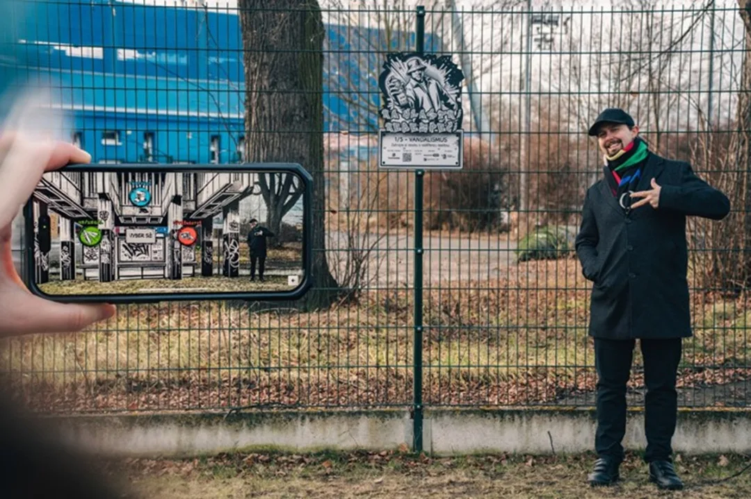 Stezka s rozšířenou realitou se zaměřuje na prevenci kriminality, jde o unikát v rámci Česka
