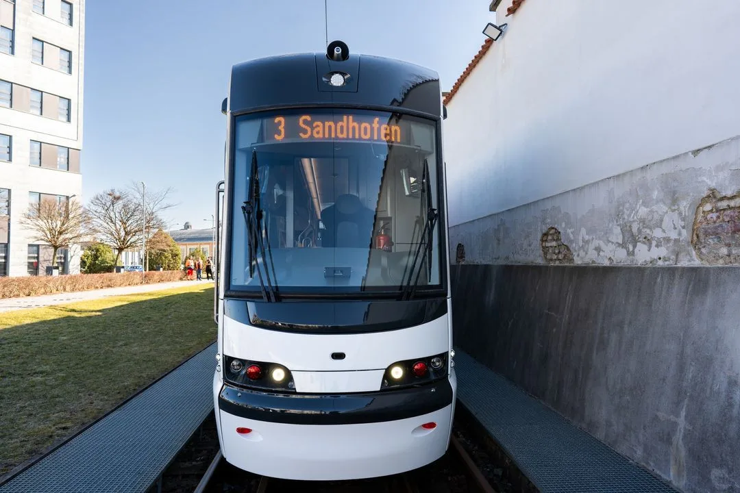 Škodováci vyrobili nejdelší tramvaj na světě, měří téměř 60 metrů. Dvanáct obřích souprav bude jezdit v SRN