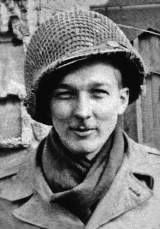 Jako první americký voják pronikl na československé území 18. dubna 1945 Merrill Rudes. Proslavil ho i nález nacistického pokladu