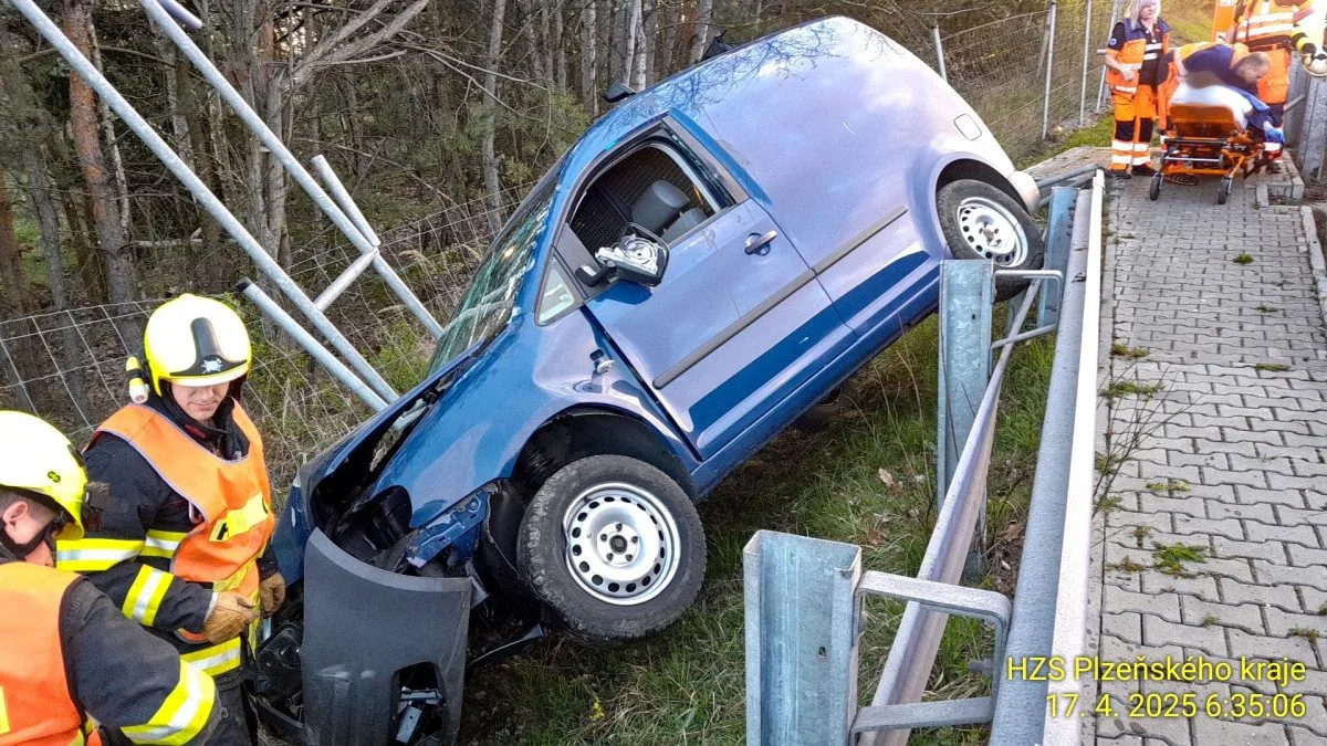 Nehoda na dálnici se stala kvůli mikrospánku řidiče