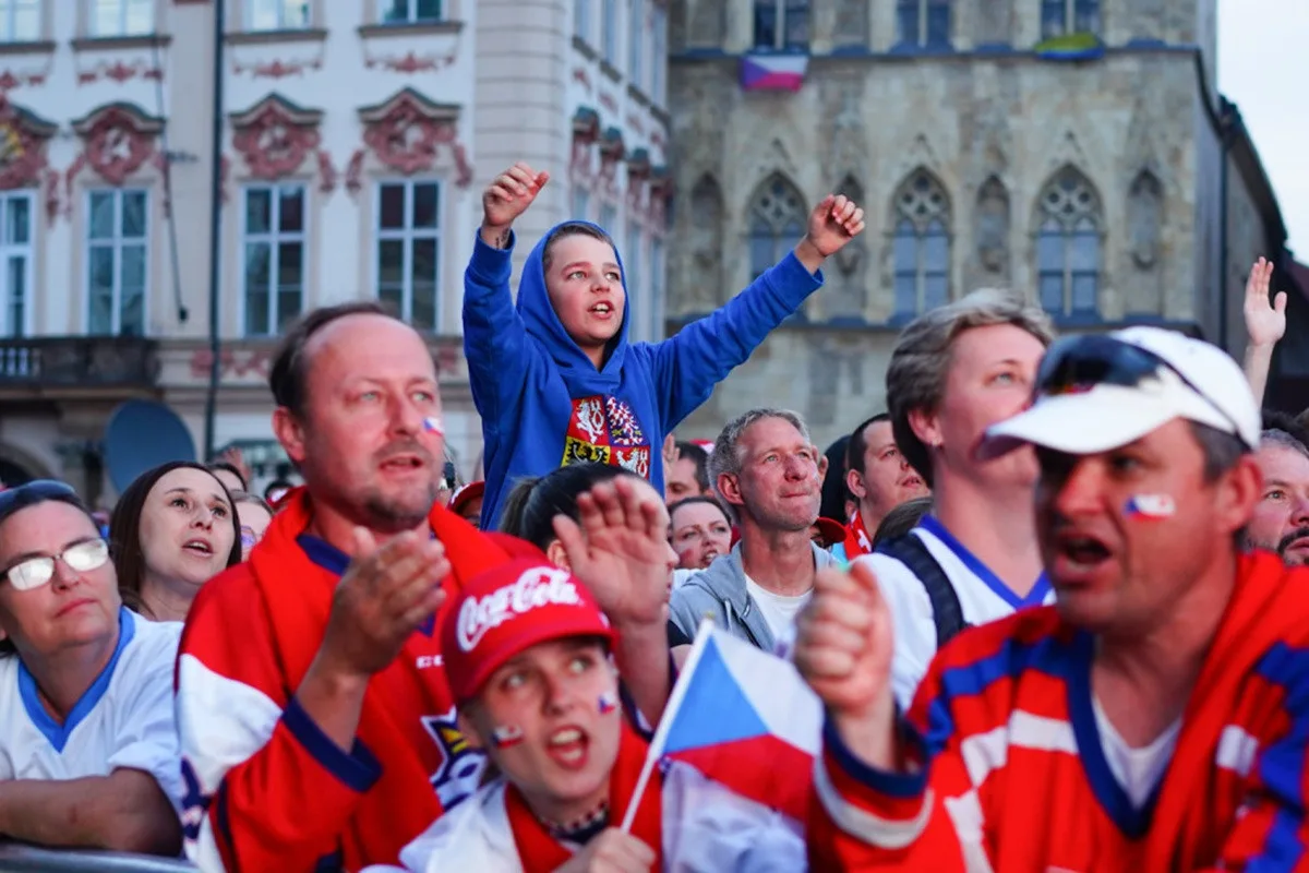 Hokejový triumf oslavovali lidé na zaplněných náměstích. V Plzni nikoli, což lidi naštvalo
