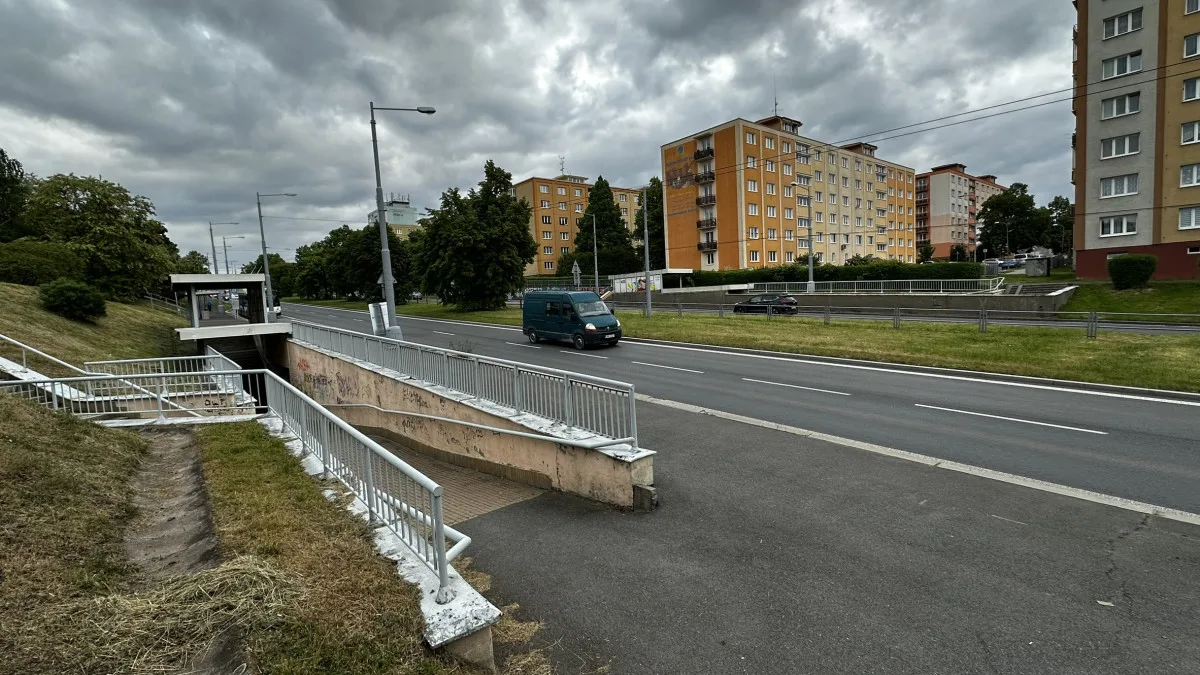 Podchod hrůzy pod Rokycanskou třídou zmizí. Ulici překlene lávka dlouhá 116 metrů