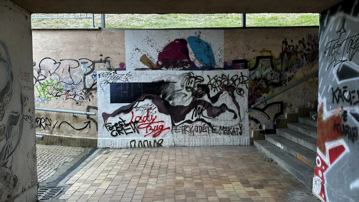 Podchod hrůzy pod Rokycanskou třídou zmizí. Ulici překlene lávka dlouhá 116 metrů