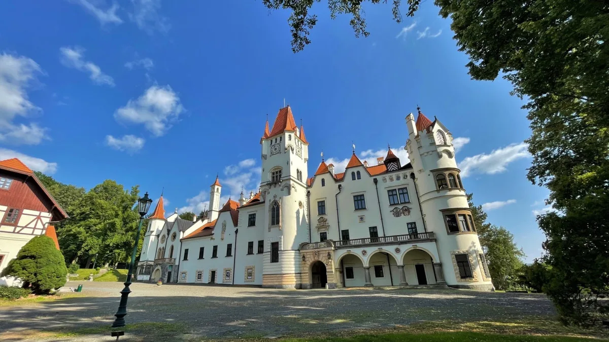 Pohádkový zámek v Žinkovech našel po letech svého kupce a konečně opět ožije