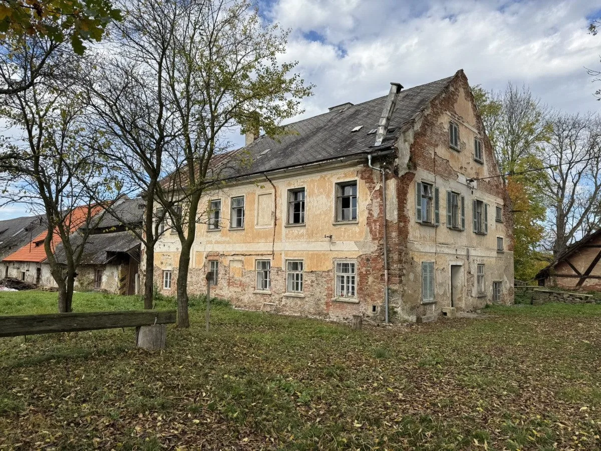 Obytný dům v areálu hradu Opálka