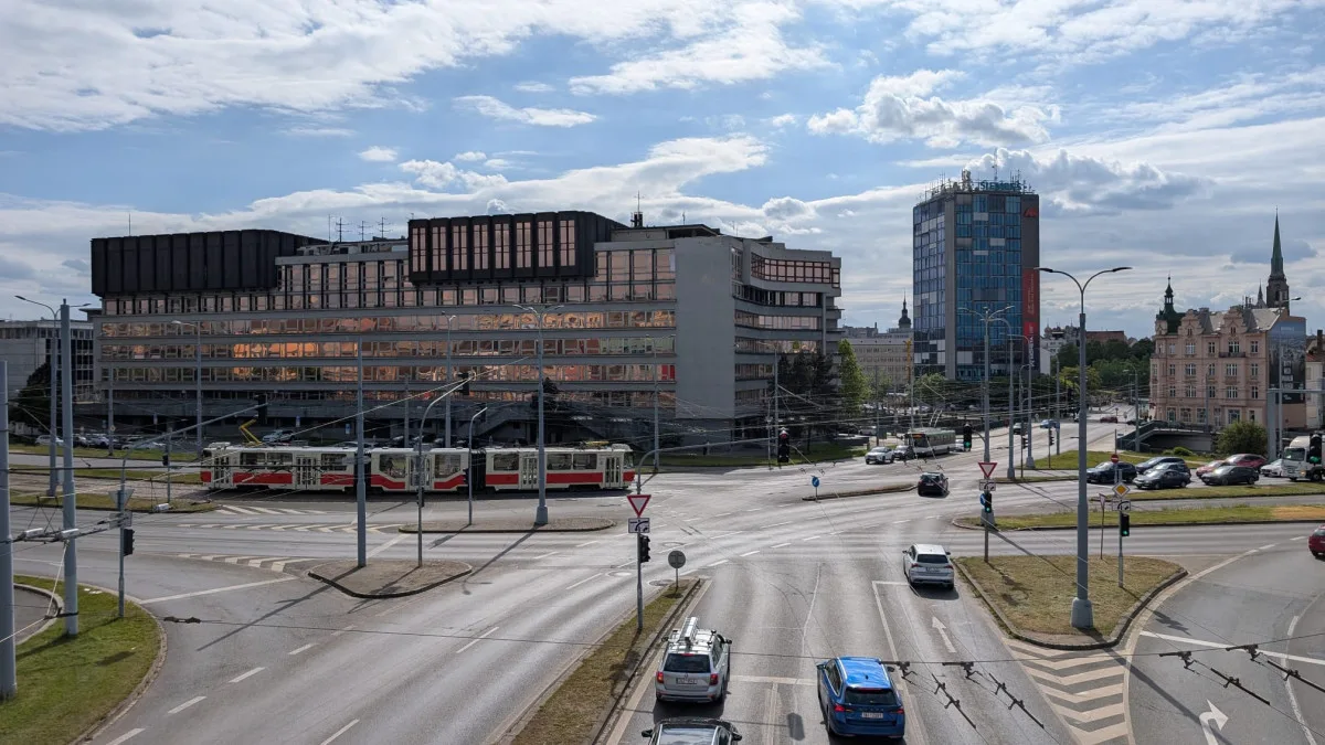 Během letních prázdnin se začne s opravou tramvajové trati ve frekventované křižovatce U Jána
