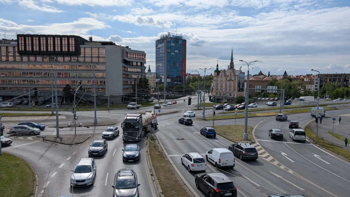 Během letních prázdnin se začne s opravou tramvajové trati ve frekventované křižovatce U Jána