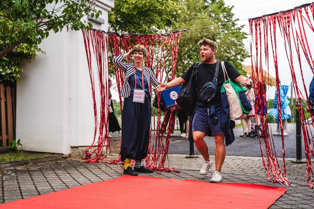 Stovka zdravotních klaunů z 11 zemí světa se vzdělává na velkém setkání profesionálů
