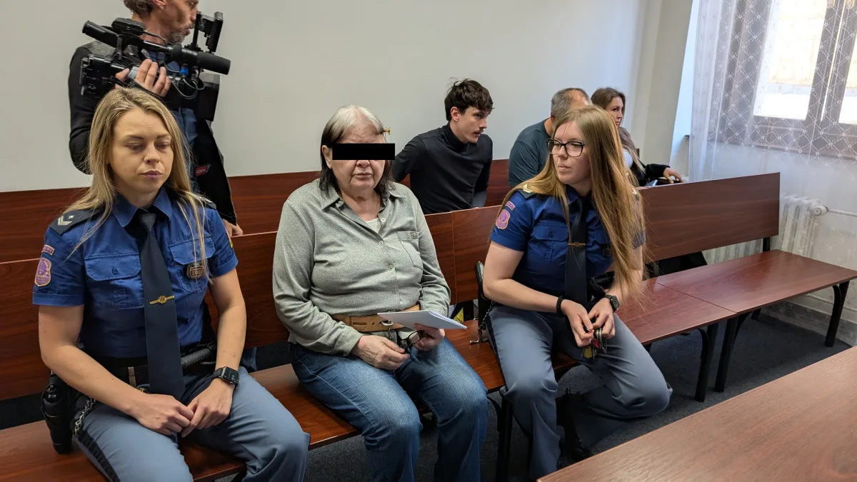 Poslední kapkou bylo chrápání, seniorka zavraždila partnera a schovala ho na zahradě