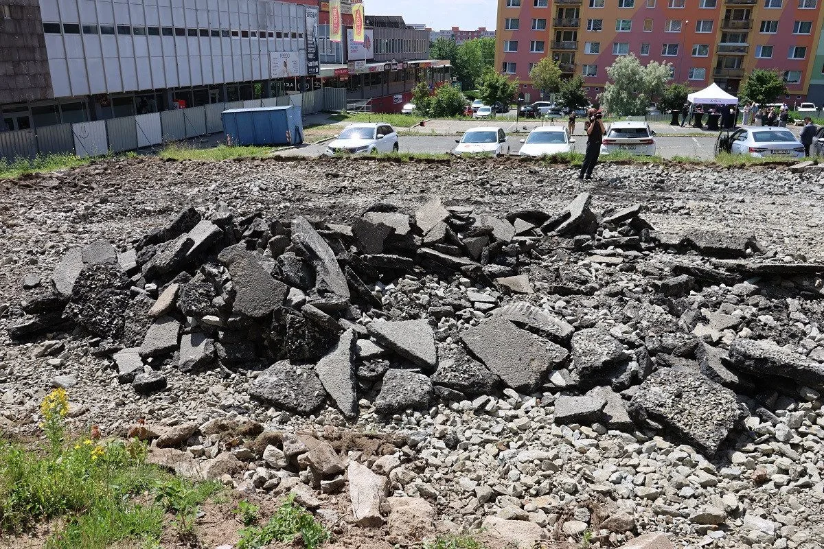 Kritický problém s parkováním na Lochotíně vyřeší nový parkovací dům se 173 místy