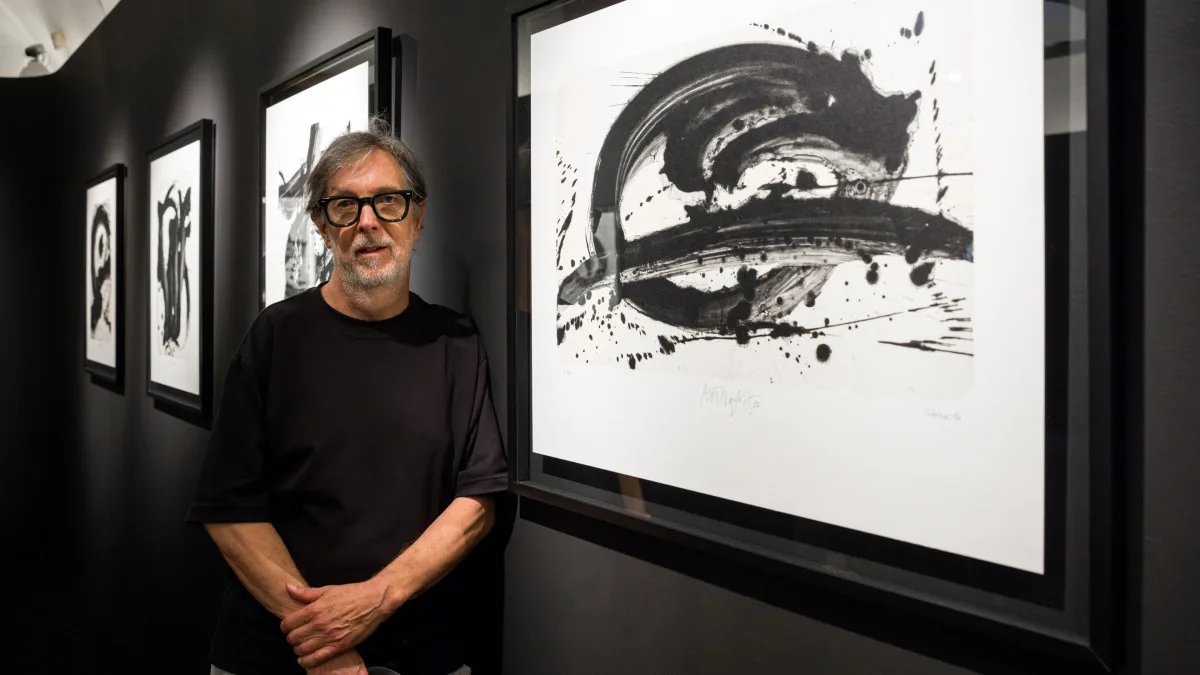 Aleš Najbrt se vrátil k volné tvorbě. Západočeská galerie vystavuje jeho unikátní litografie