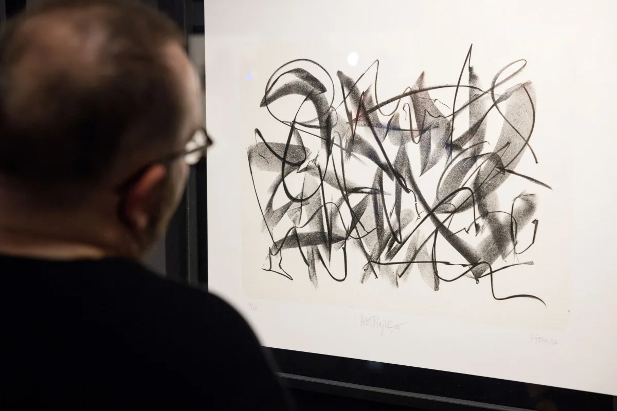Aleš Najbrt se vrátil k volné tvorbě. Západočeská galerie vystavuje jeho unikátní litografie