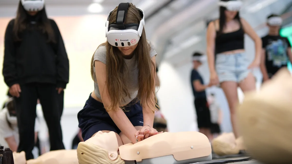 Záchranu lidského života pomocí virtuální reality si během osmi hodin nacvičilo 1255 lidí